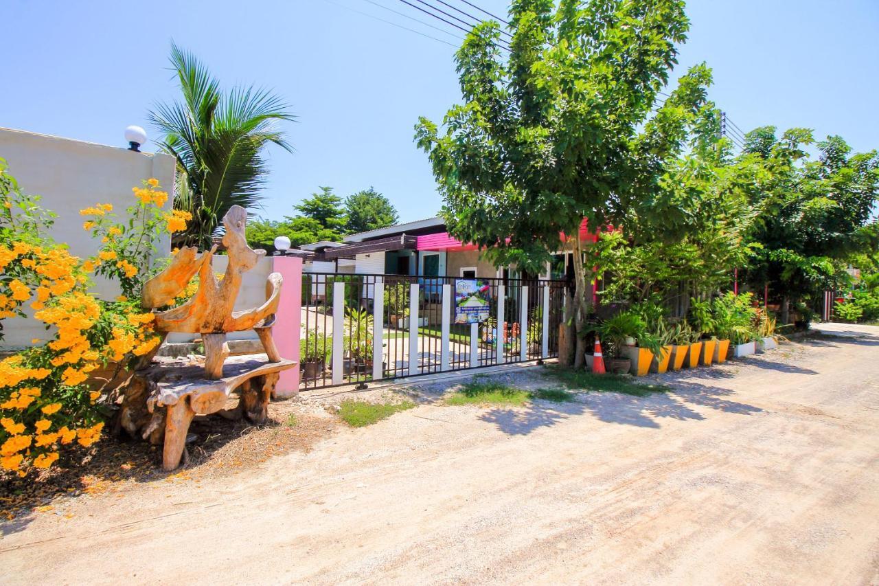 Oyo 354 Ton Hom Resort & Villa HHQ Buitenkant foto