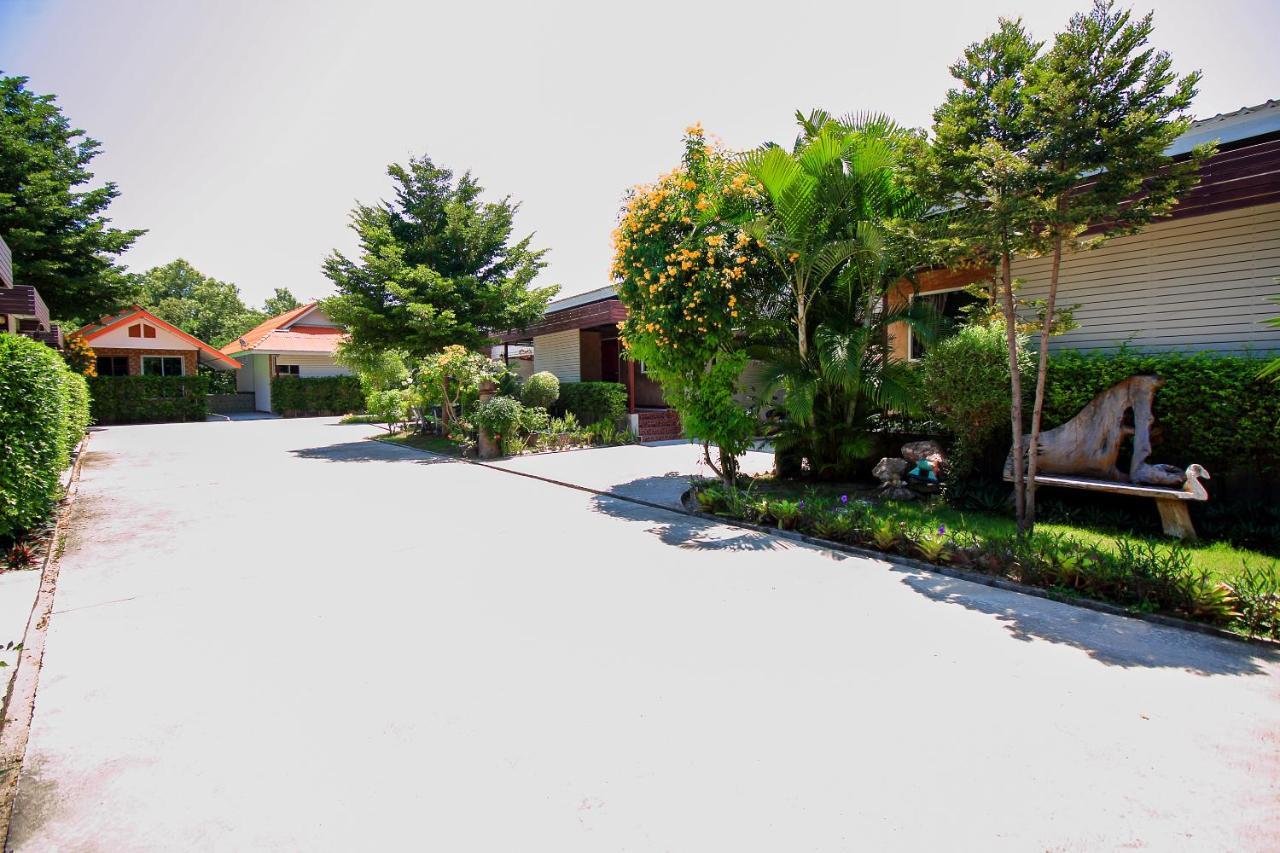 Oyo 354 Ton Hom Resort & Villa HHQ Buitenkant foto