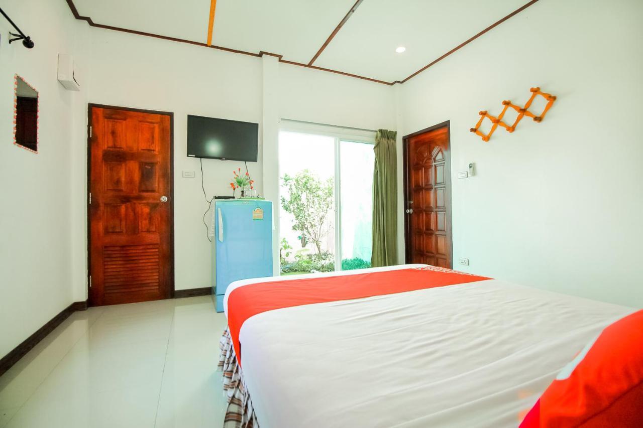 Oyo 354 Ton Hom Resort & Villa HHQ Buitenkant foto